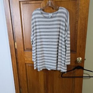 Ava & Viv White and Gray Long Sleeve Boxy Tunic NWOT